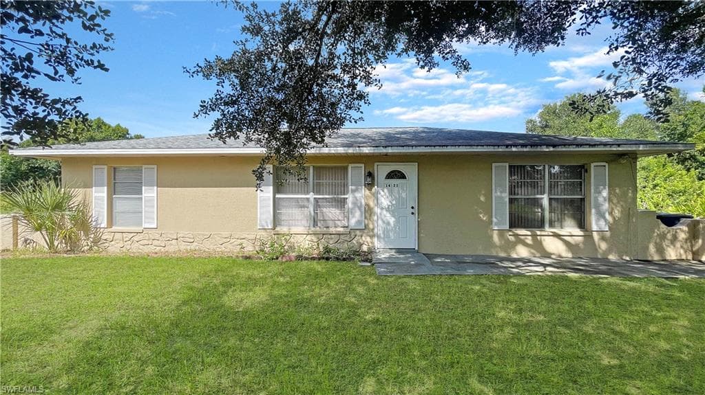 1421 Pine AVE LEHIGH ACRES, FL 33972