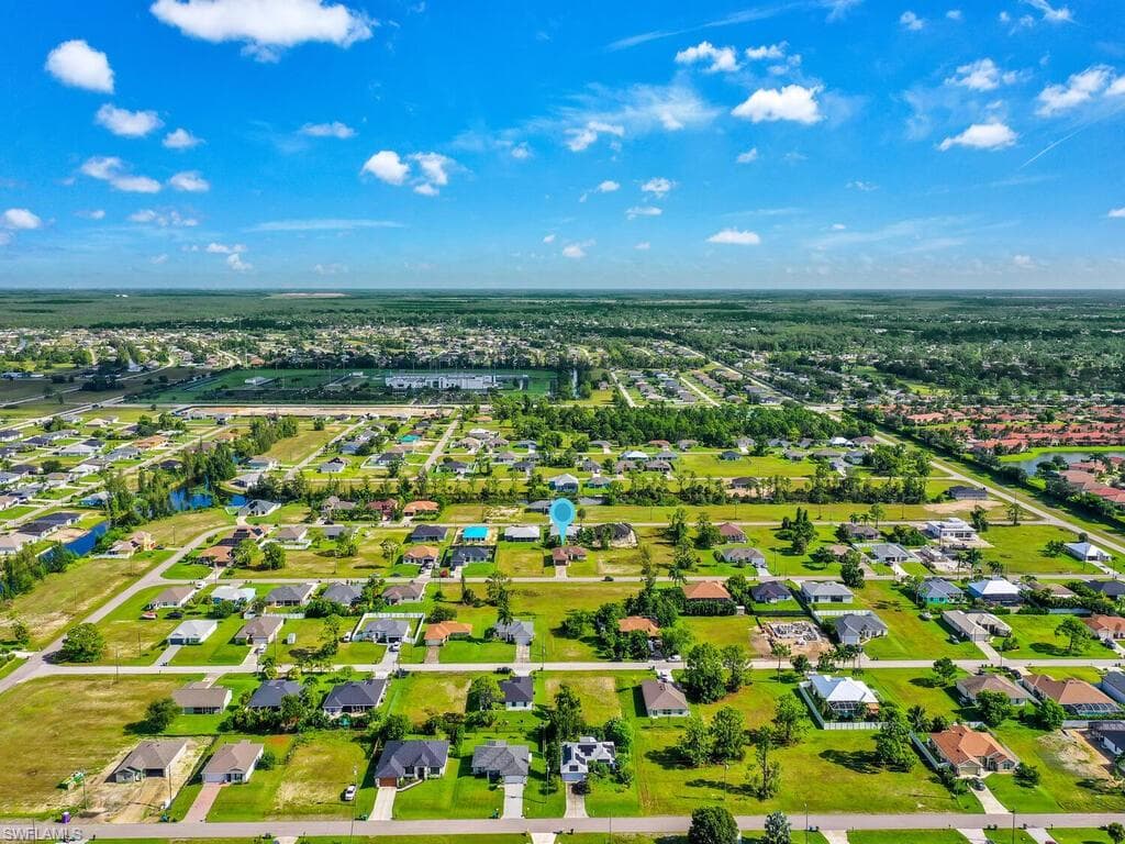 2215 NE 35th ST CAPE CORAL, FL 33909