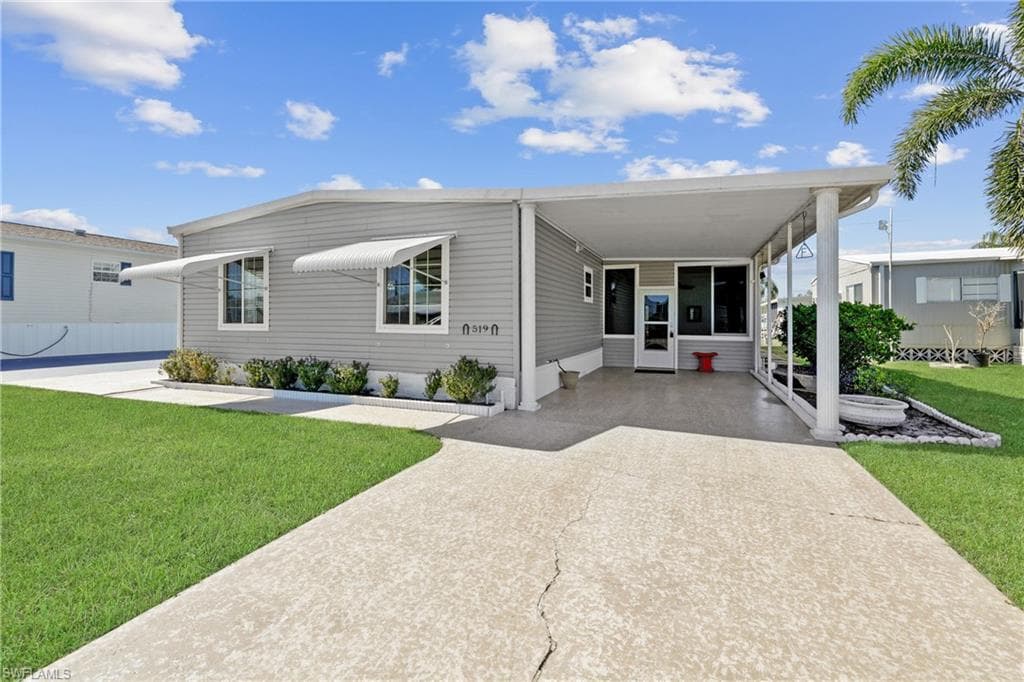 519 Pine Tree CT NORTH FORT MYERS, FL 33917