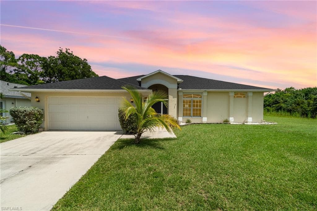 2500 8th ST W LEHIGH ACRES, FL 33971