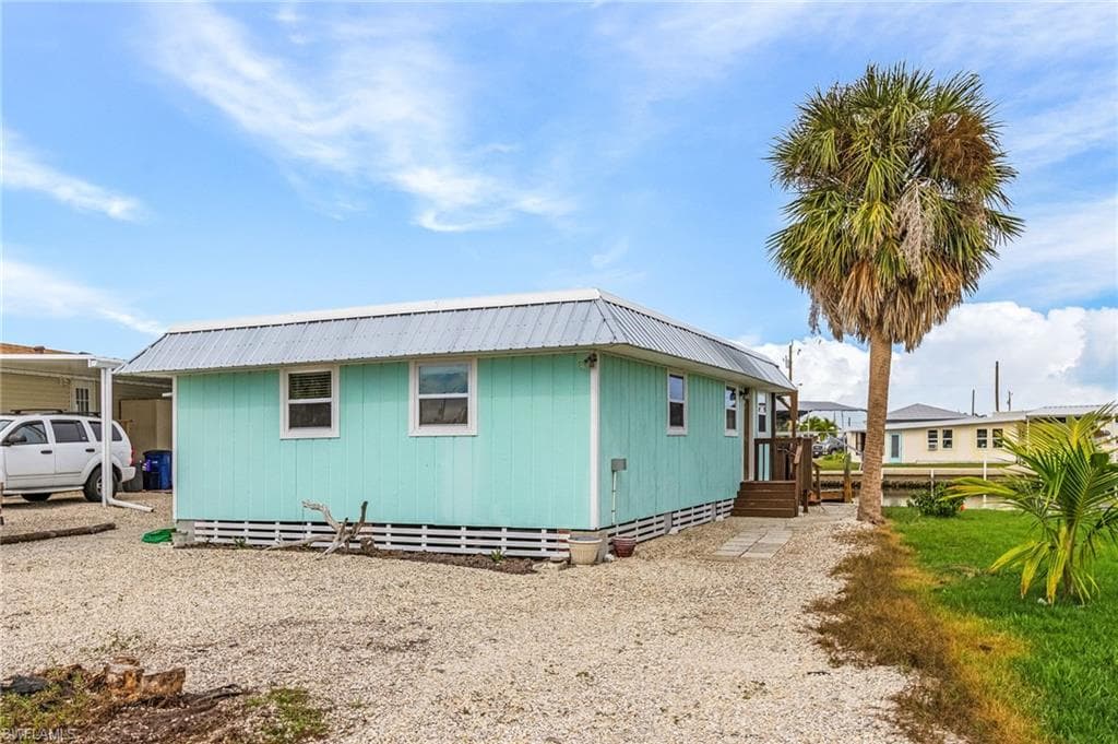3844 Phoenix DR ST. JAMES CITY, FL 33956