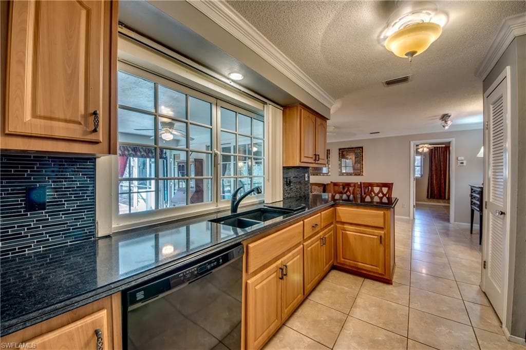 4428 SE 11th AVE CAPE CORAL, FL 33904