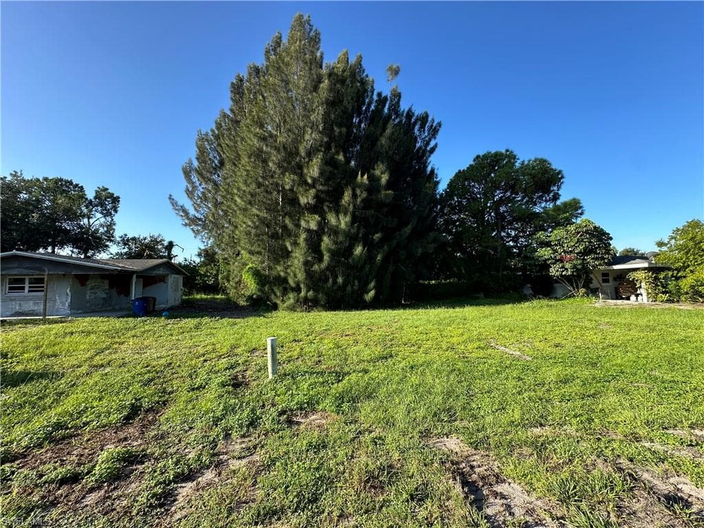 2208 Wyandotte AVE ALVA, FL 33920