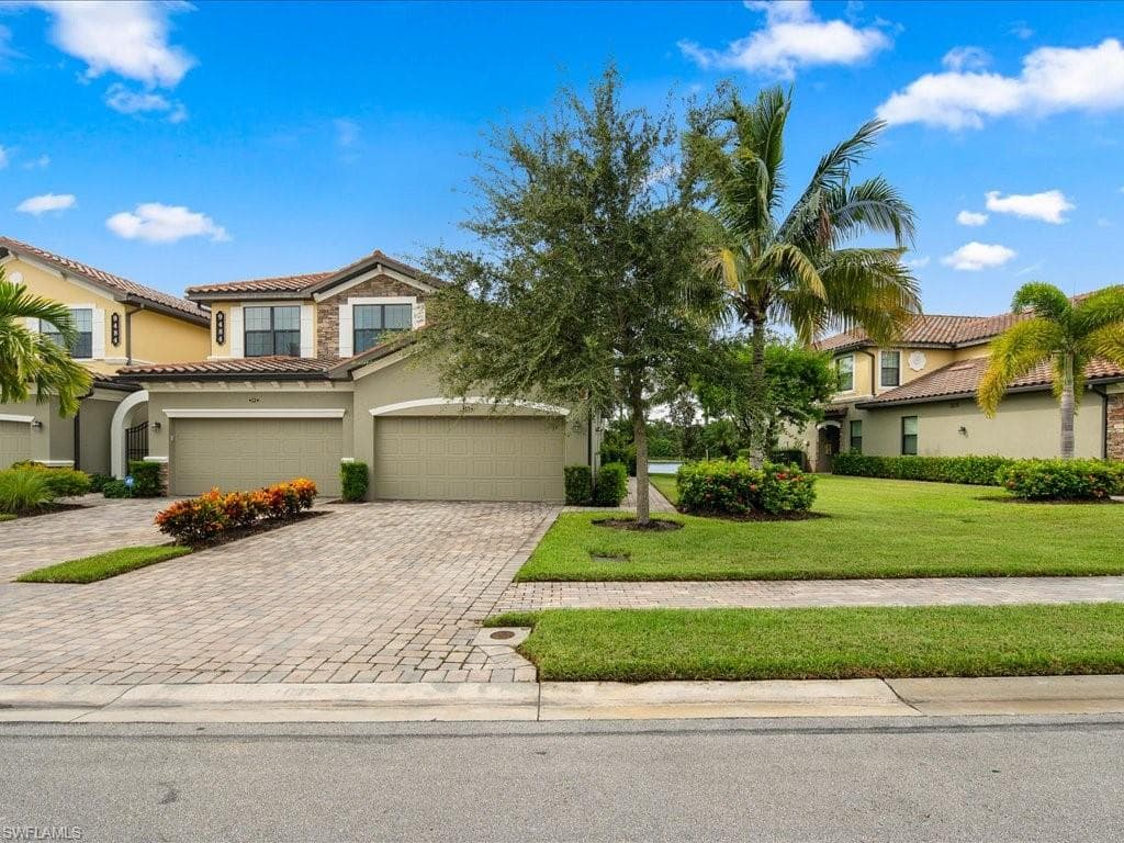 9484 Napoli LN 102 NAPLES, FL 34113