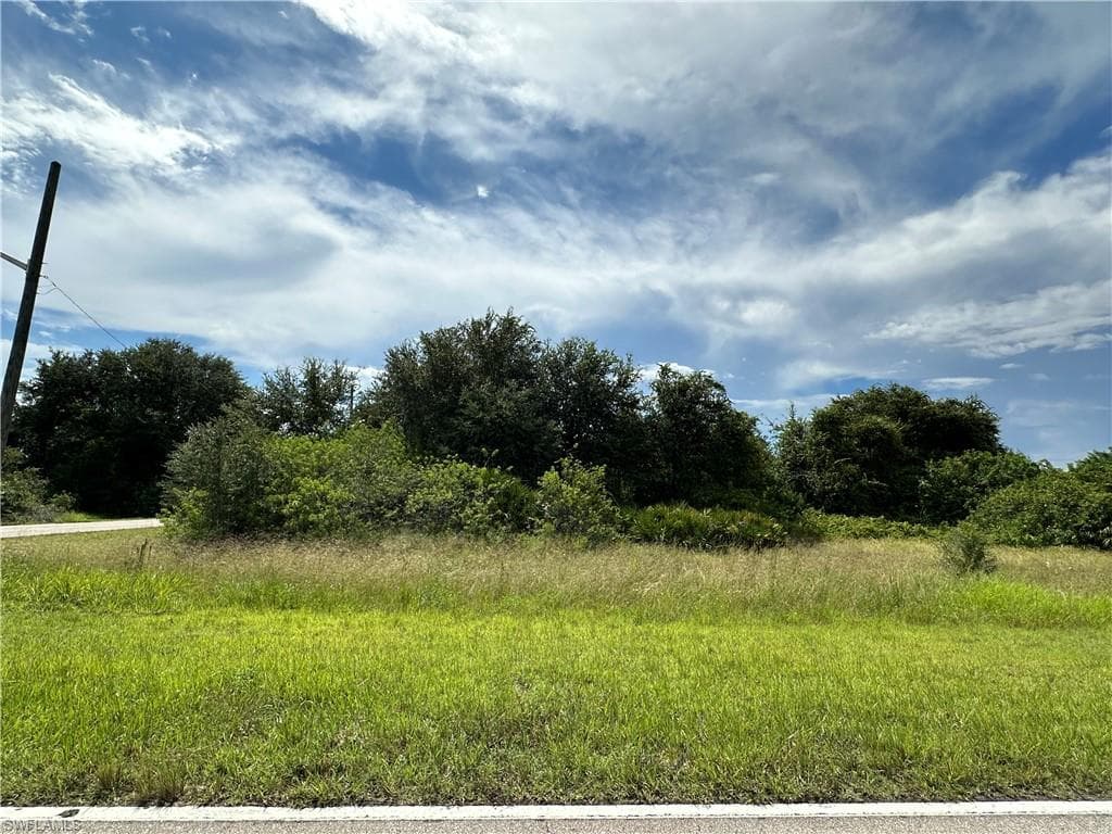 2500 72nd ST W LEHIGH ACRES, FL 33971