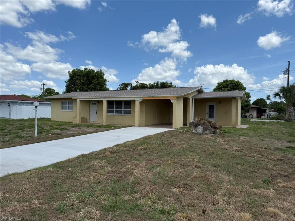 904 E Jersey RD LEHIGH ACRES, FL 33936