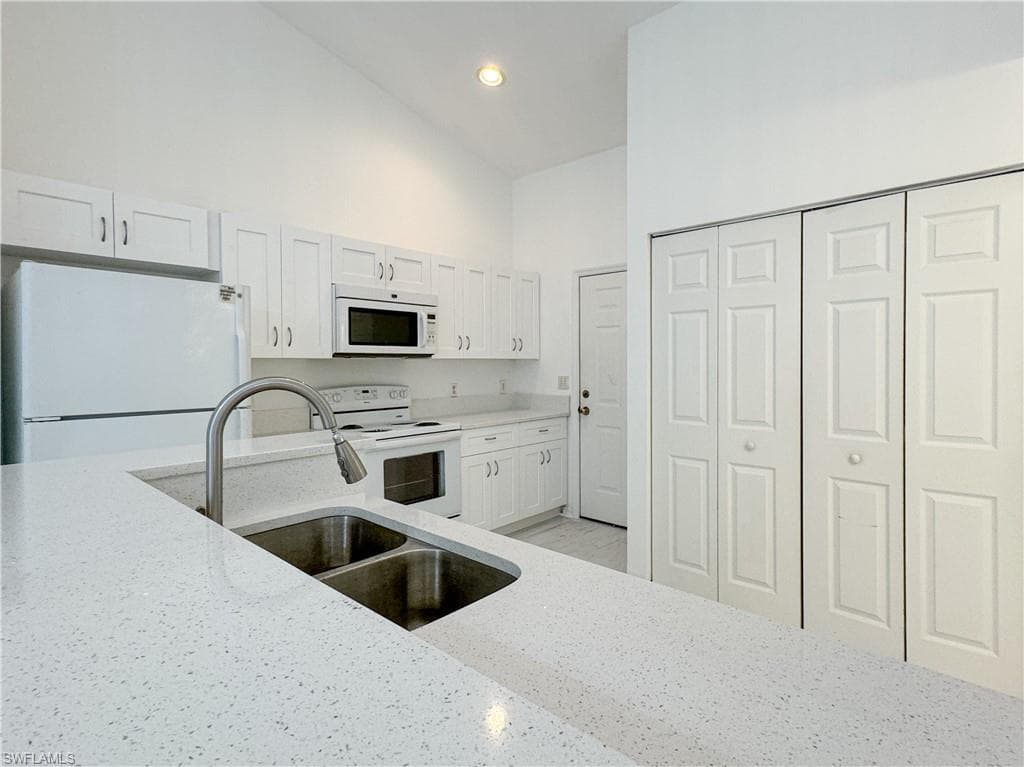 6265 Vista Garden WAY B NAPLES, FL 34112