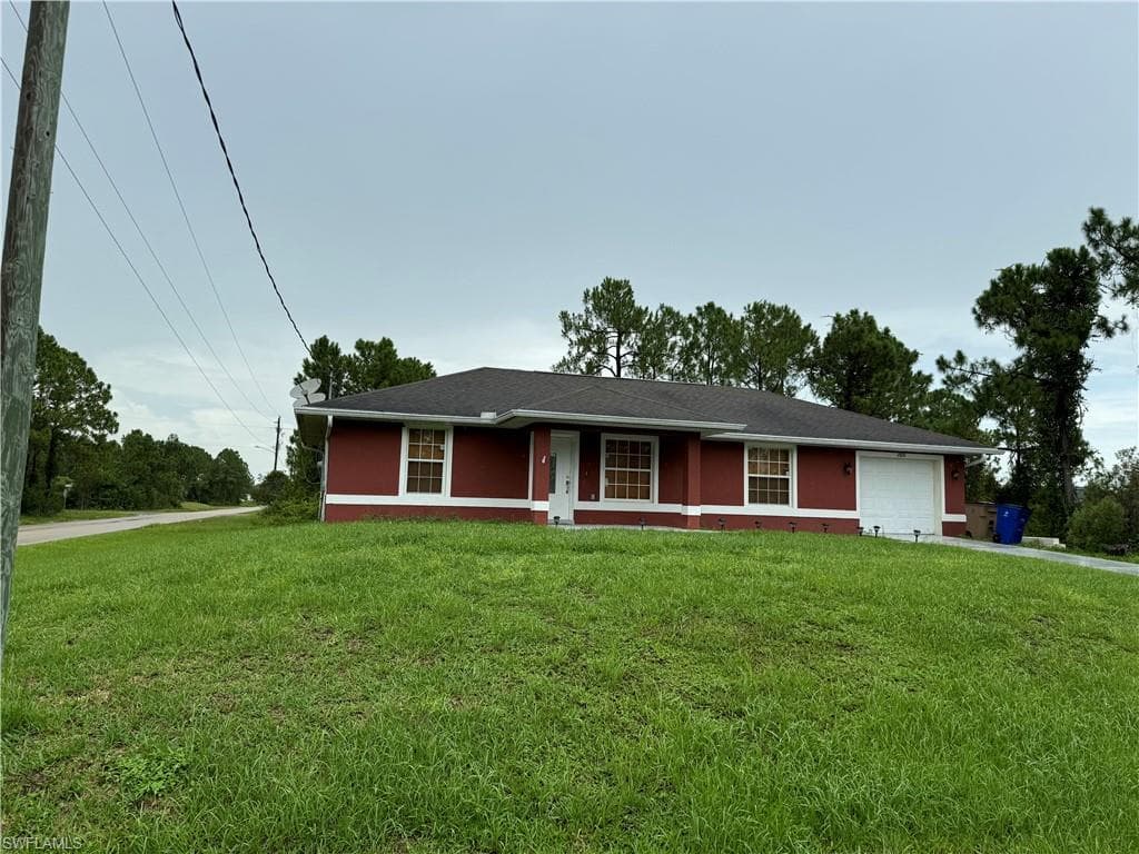 2820 42nd ST W LEHIGH ACRES, FL 33971