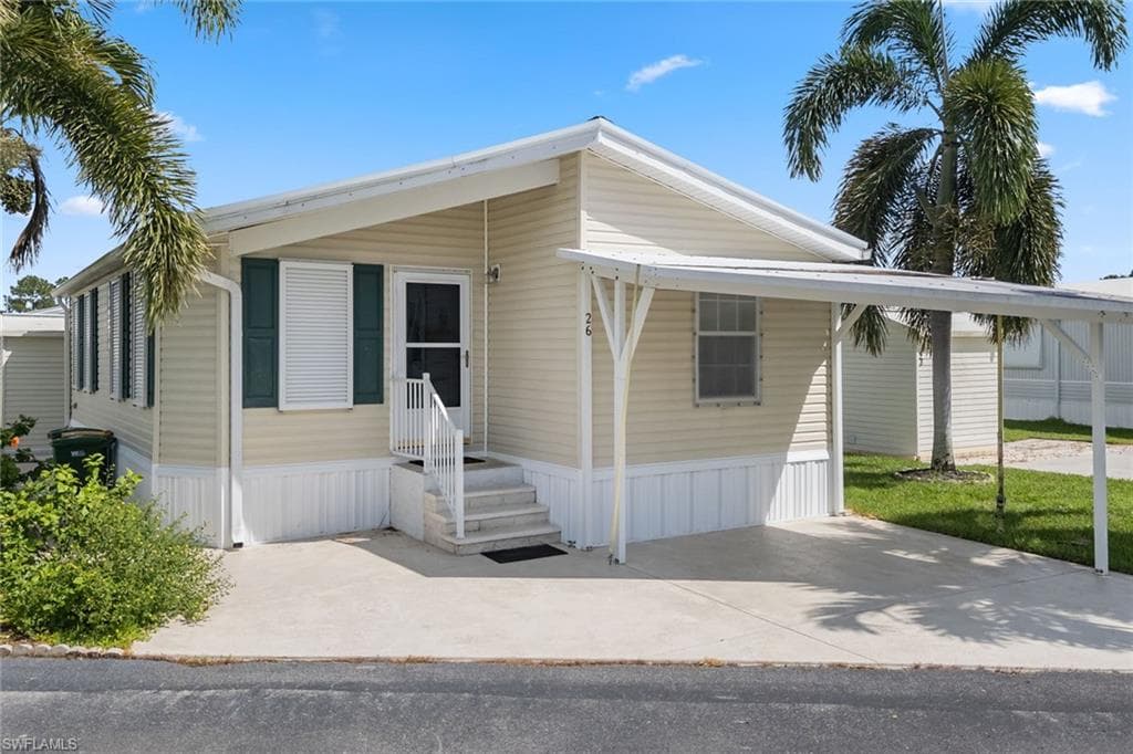 26 Pearl DR NAPLES, FL 34114