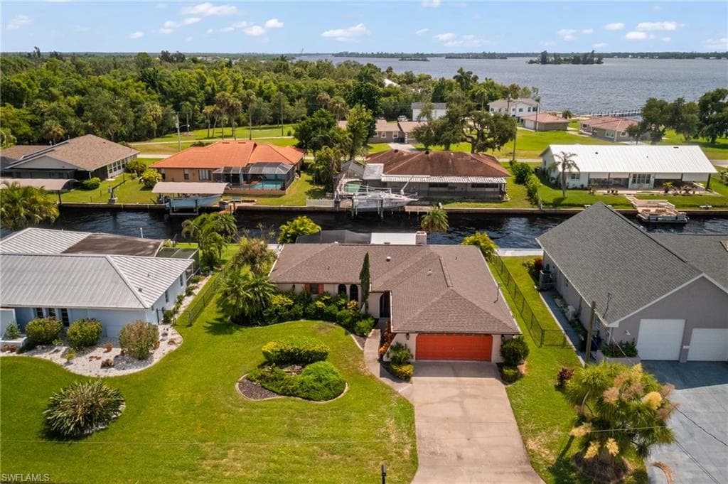 7203 Reymoor DR NORTH FORT MYERS, FL 33917