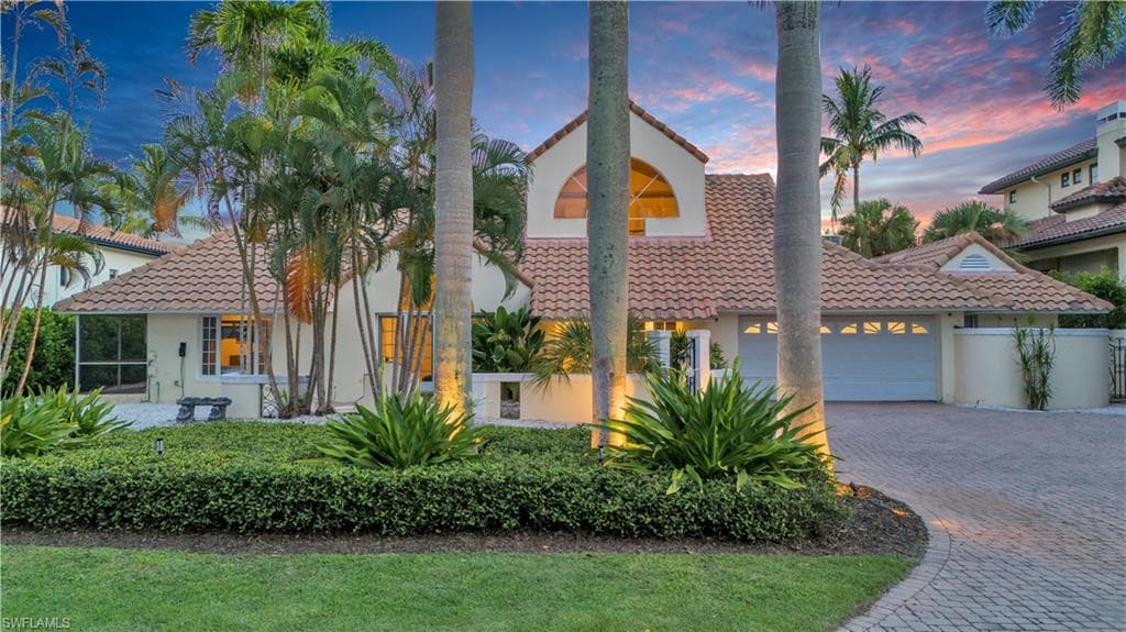 438 17th AVE S NAPLES, FL 34102