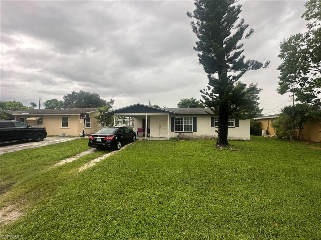 2196 Barry DR FORT MYERS, FL 33907