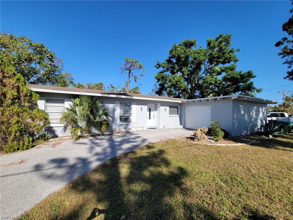 4602 Country Club BLVD CAPE CORAL, FL 33904