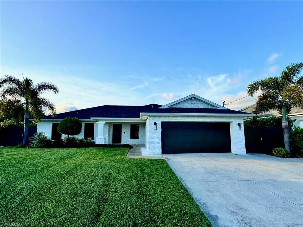2512 18th ST SW LEHIGH ACRES, FL 33976