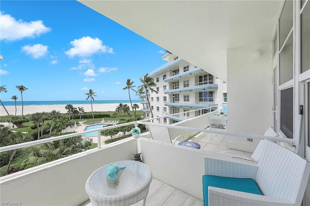 220 Seaview CT 416 MARCO ISLAND, FL 34145