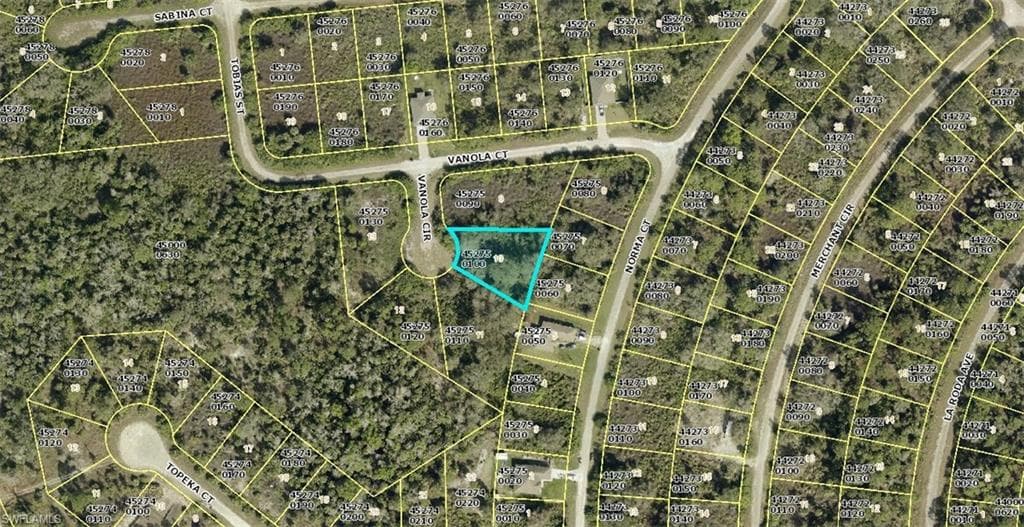 1864 Vanola CIR LEHIGH ACRES, FL 33972