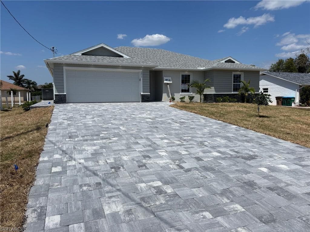 2213 15th TER CAPE CORAL, FL 33990