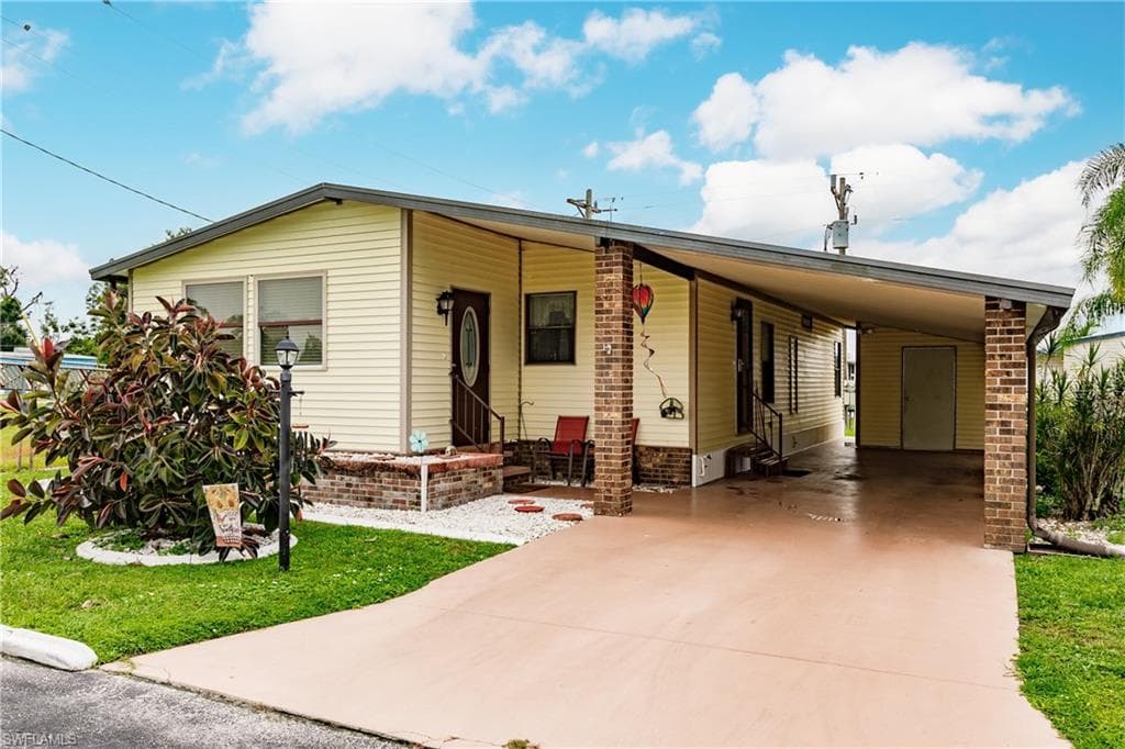 3080 Longview LN NORTH FORT MYERS, FL 33917
