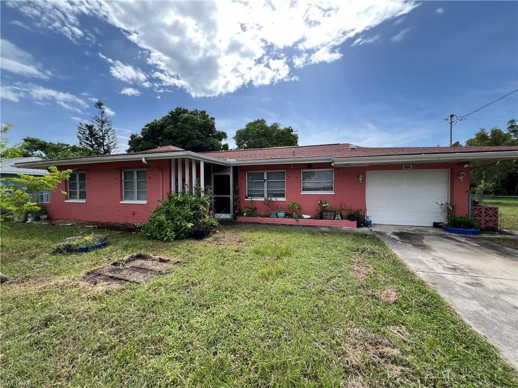 3632 Country Club BLVD CAPE CORAL, FL 33904