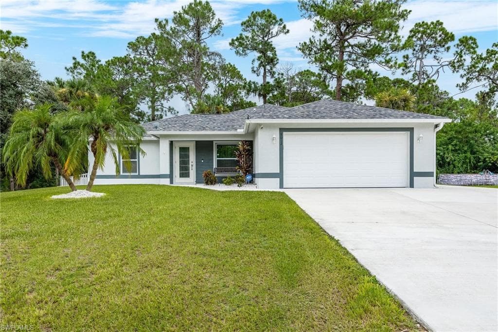 5012 Sun CT LABELLE, FL 33935