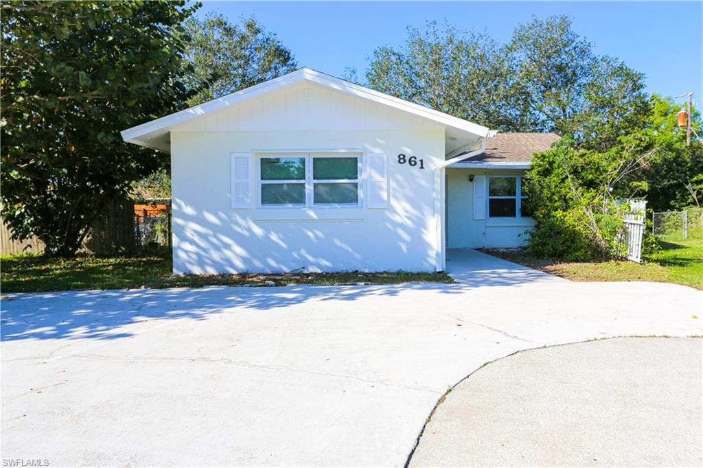 861 San Remo AVE NAPLES, FL 34104