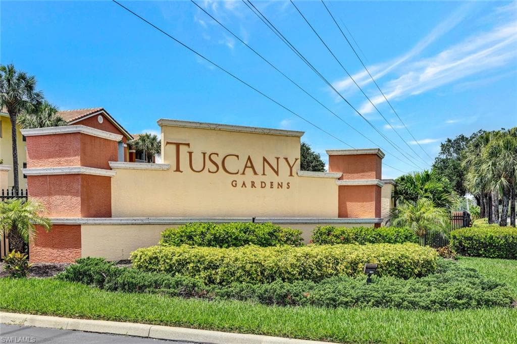 6400 Aragon WAY 208 FORT MYERS, FL 33966