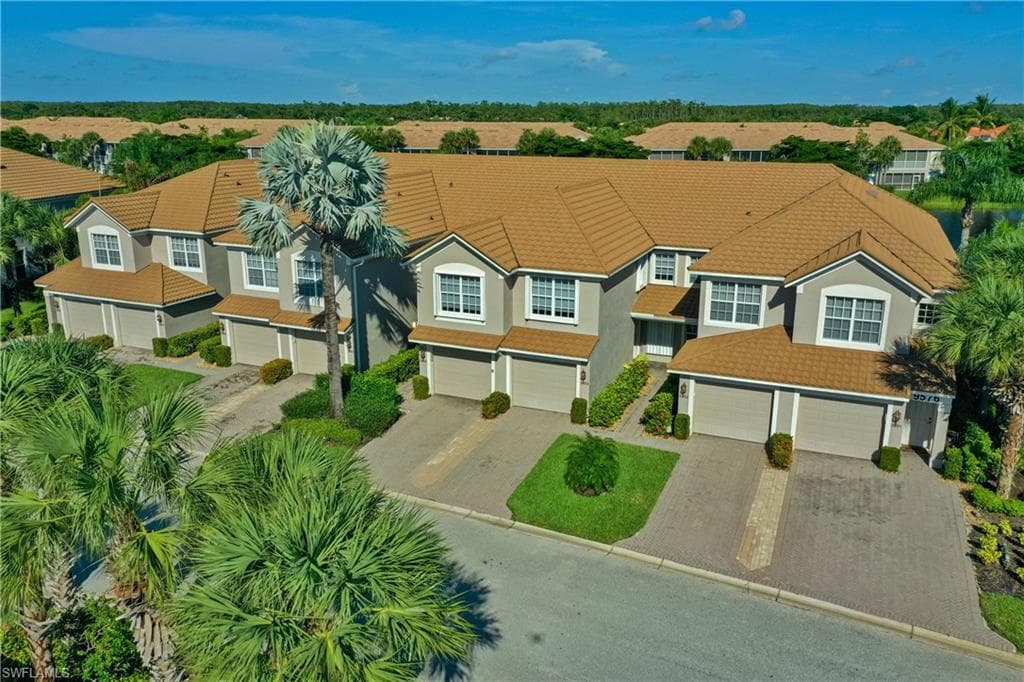 9576 HEMINGWAY LN 3304 FORT MYERS, FL 33913