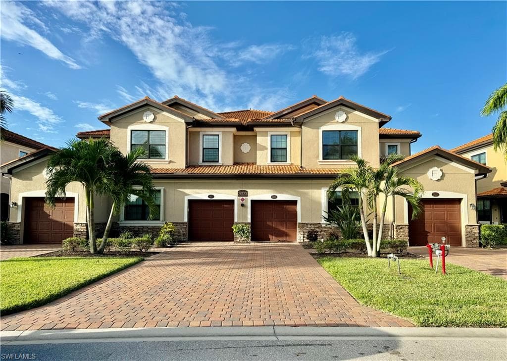 26123 Palace LN 202 BONITA SPRINGS, FL 34135