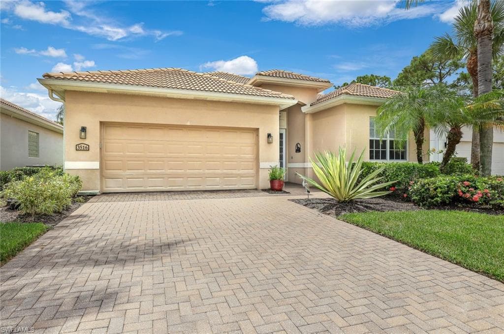 3516 Grand Cypress CT NAPLES, FL 34119