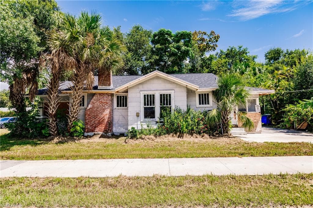 1179 Rose AVE FORT MYERS, FL 33916