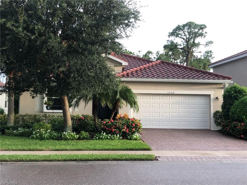 2504 Laurentina LN CAPE CORAL, FL 33909