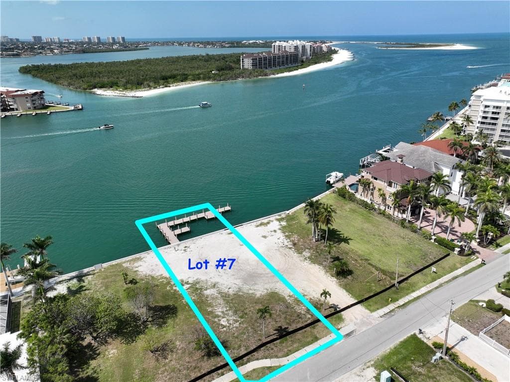Pelican ST W NAPLES, FL 34113
