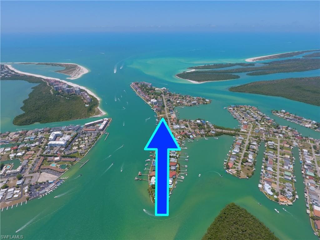 20 Pelican ST W NAPLES, FL 34113