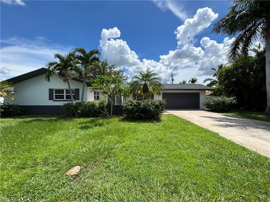1020 El Mar AVE FORT MYERS, FL 33919