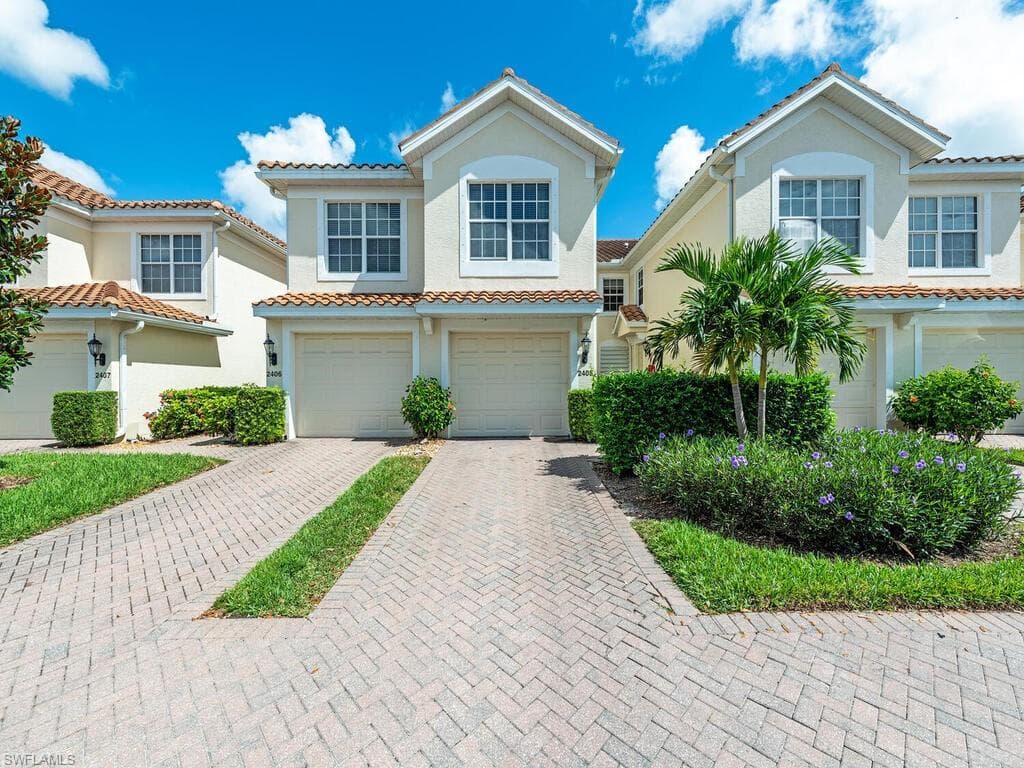 1400 Tiffany LN 2405 NAPLES, FL 34105