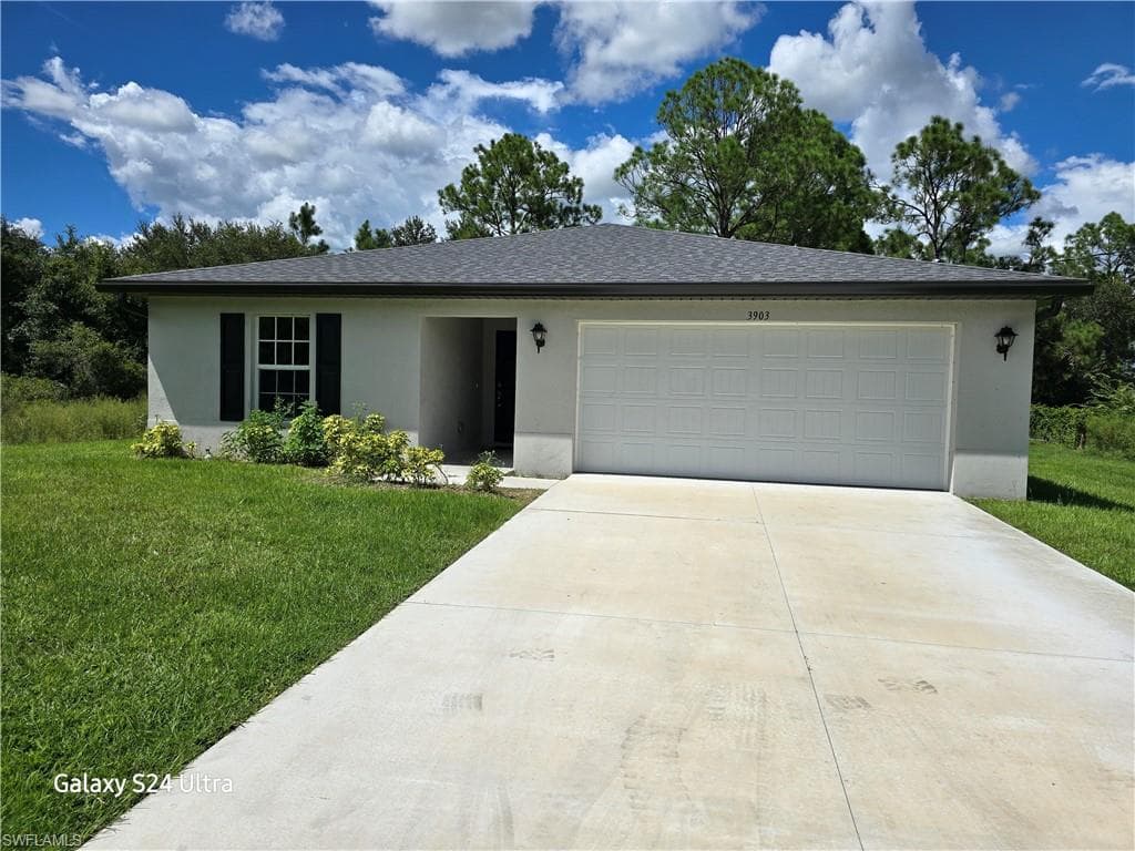 3903 E 19 LEHIGH ACRES, FL 33972