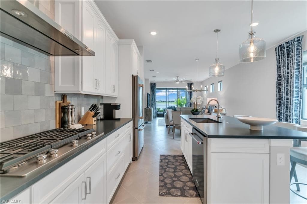 20025 Kingmont DR ESTERO, FL 33928