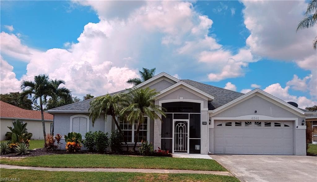 4541 Varsity CIR LEHIGH ACRES, FL 33971