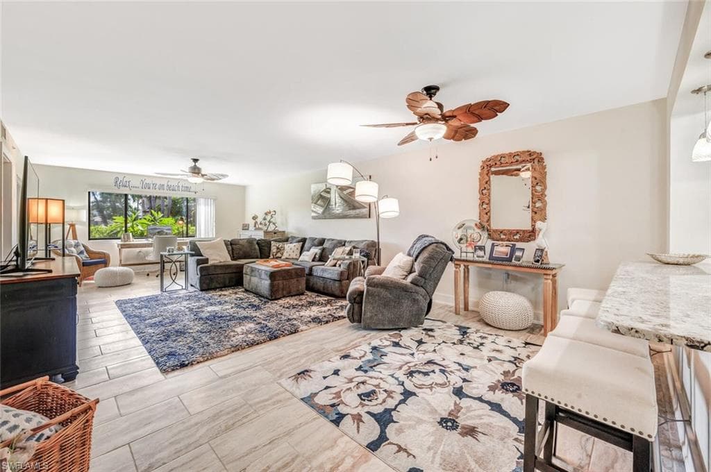 9901 Sunset Cove LN 217 FORT MYERS, FL 33919