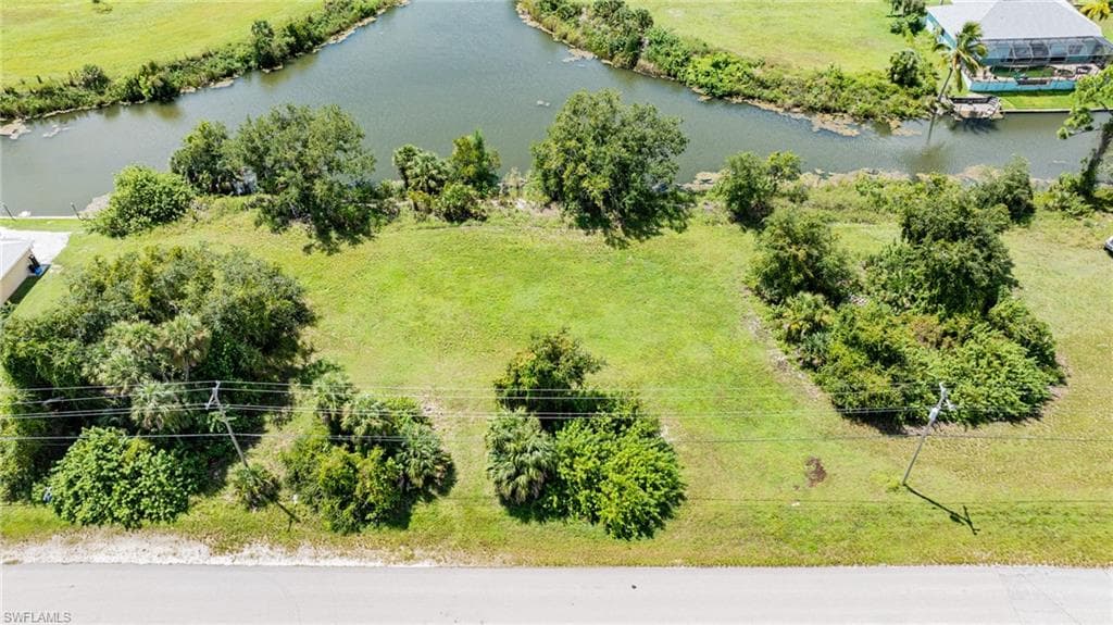 1624 NE 37th ST CAPE CORAL, FL 33909