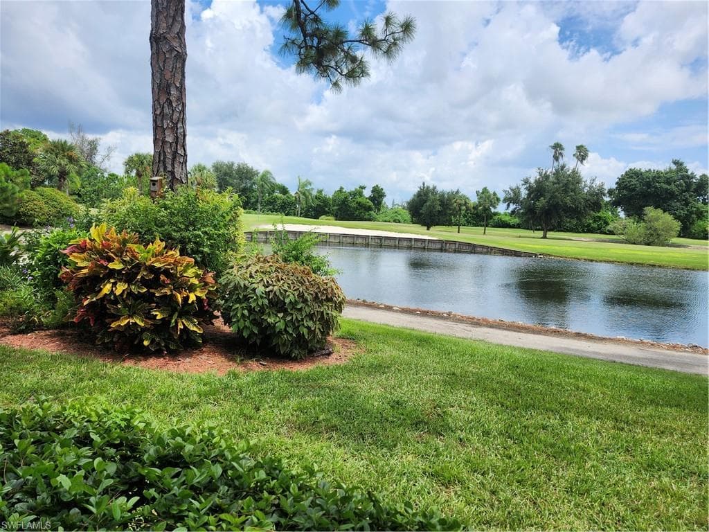 5885 Trailwinds DR 712 FORT MYERS, FL 33907