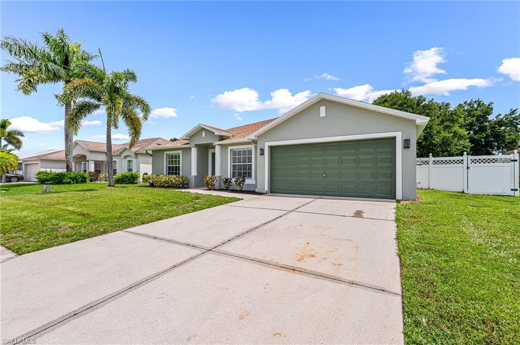 2422 Nature Pointe LOOP FORT MYERS, FL 33905