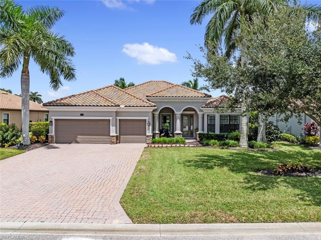 10055 Biscayne Bay LN NAPLES, FL 34120