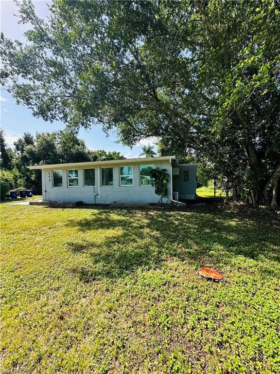 355 Sacramento ST NORTH FORT MYERS, FL 33903