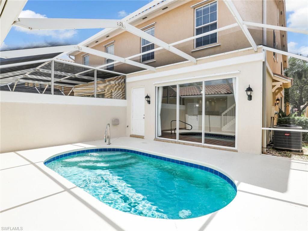 15570 Latitude DR BONITA SPRINGS, FL 34135