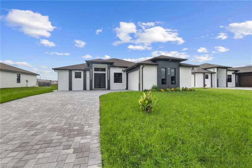 924 NE 14th AVE CAPE CORAL, FL 33909