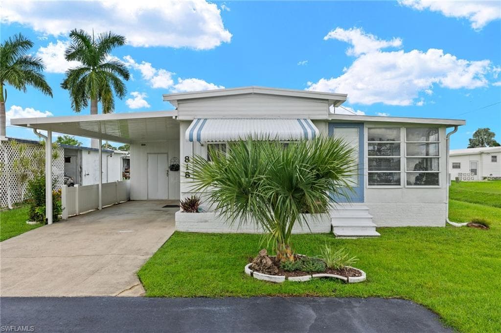 818 Homefolks ST NORTH FORT MYERS, FL 33917