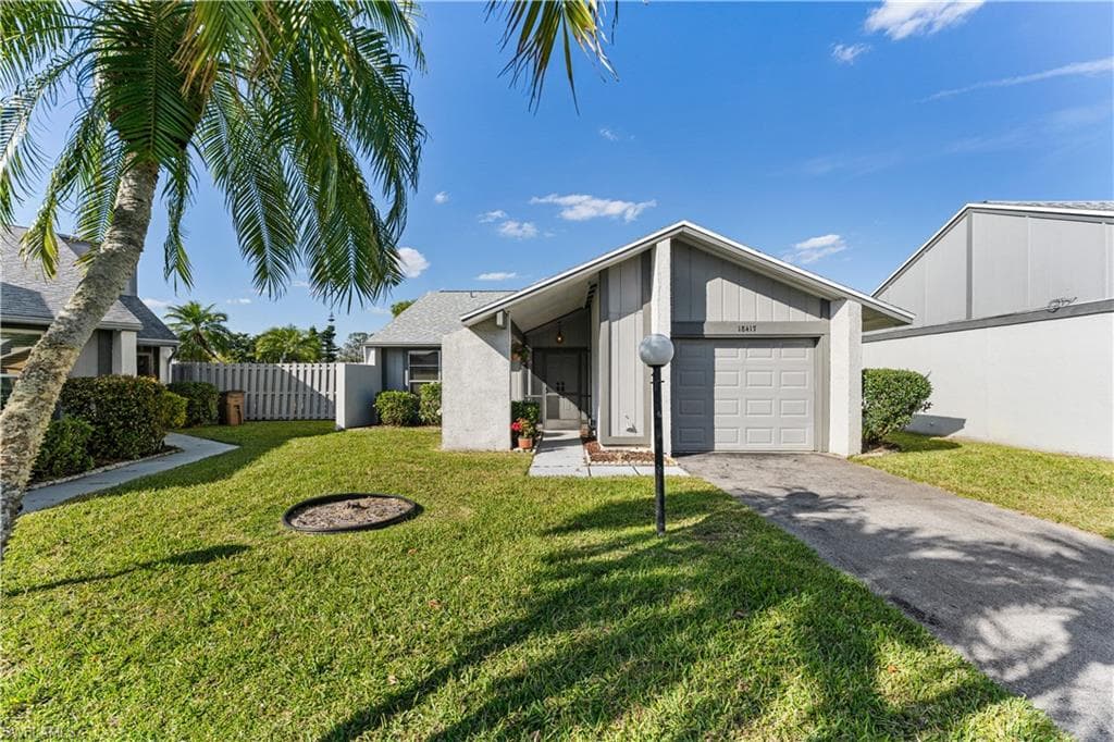 18417 Orangecrest CT LEHIGH ACRES, FL 33936