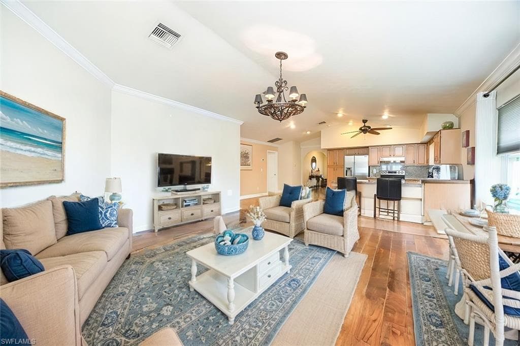 589 98th AVE N NAPLES, FL 34108