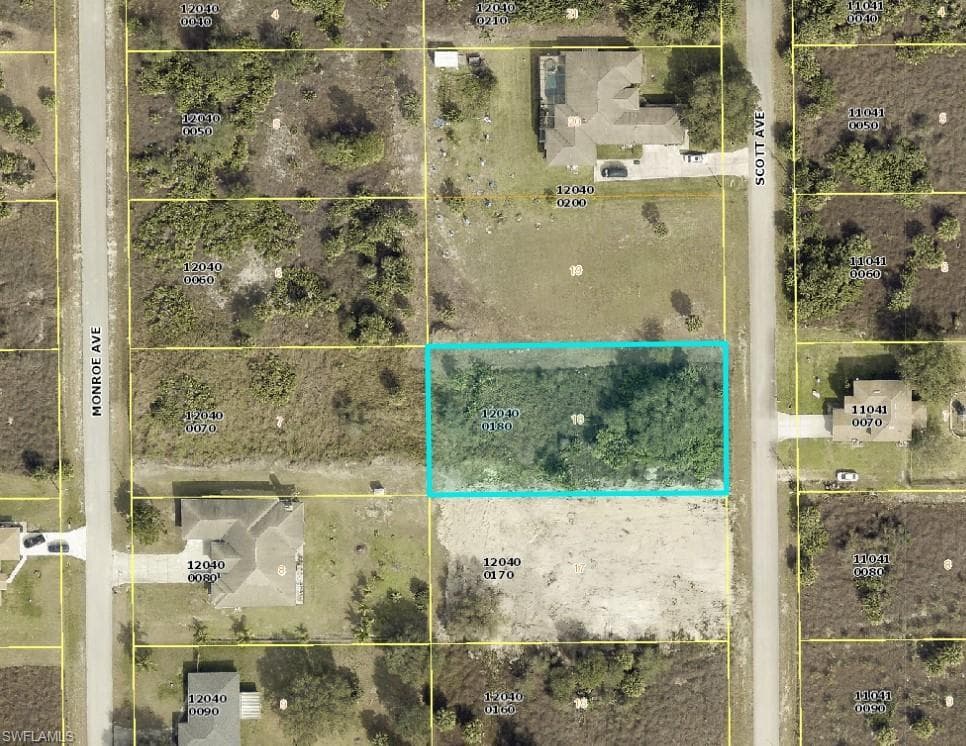 1511 Scott AVE LEHIGH ACRES, FL 33972